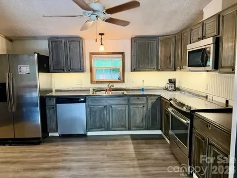 19 Dot Street Clyde NC 28721