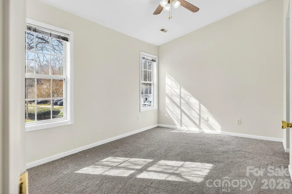 1911 Flushing Court Charlotte NC 28215