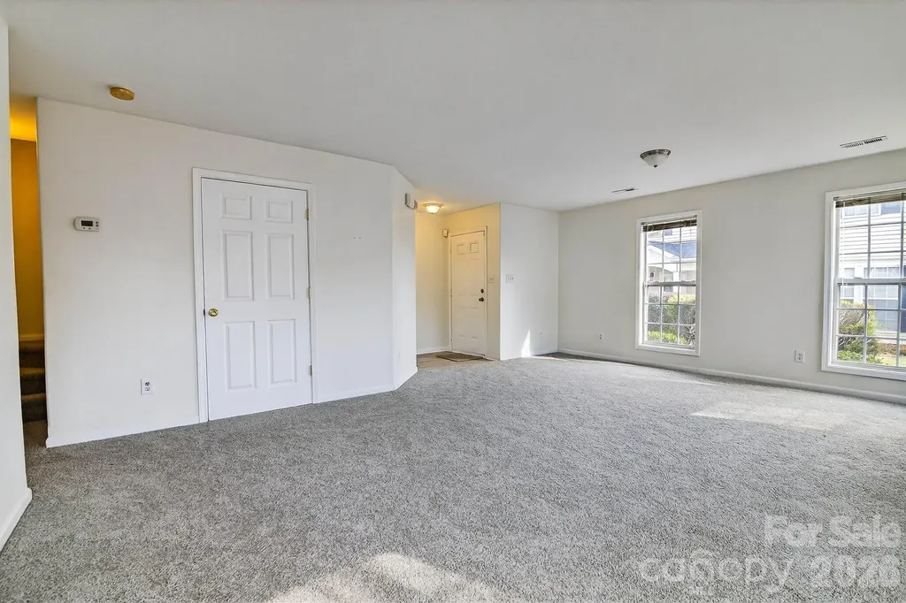 1911 Flushing Court Charlotte NC 28215