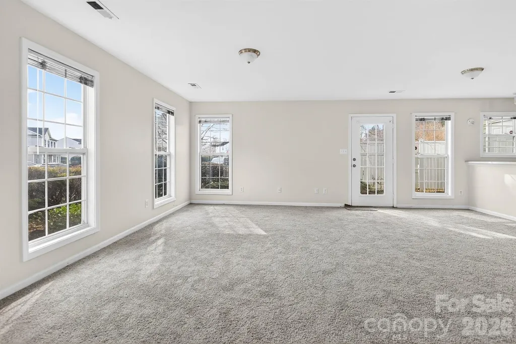 1911 Flushing Court Charlotte NC 28215