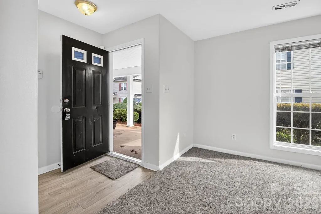 1911 Flushing Court Charlotte NC 28215