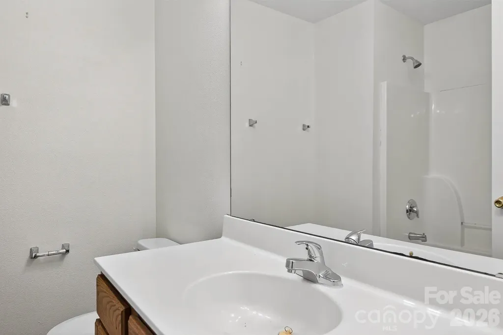 1911 Flushing Court Charlotte NC 28215