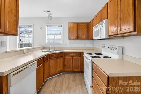 1911 Flushing Court Charlotte NC 28215