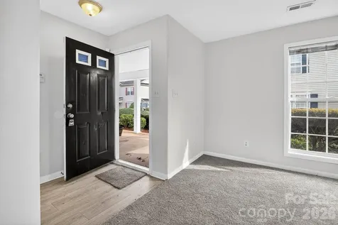 1911 Flushing Court Charlotte NC 28215