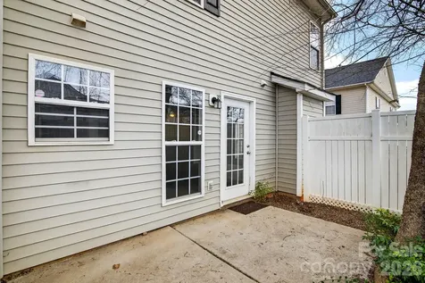 1911 Flushing Court Charlotte NC 28215