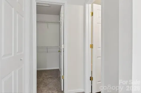 1911 Flushing Court Charlotte NC 28215