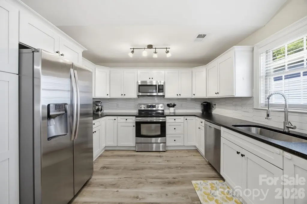 1742 Dunkirk Drive Charlotte NC 28203