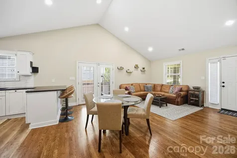 1742 Dunkirk Drive Charlotte NC 28203