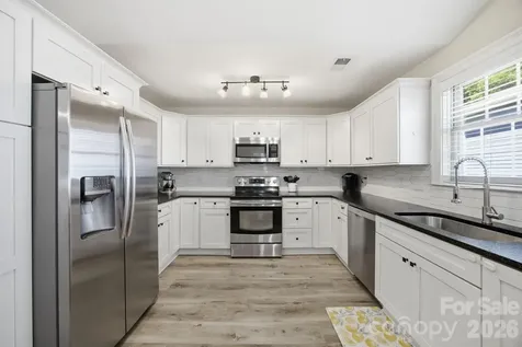 1742 Dunkirk Drive Charlotte NC 28203
