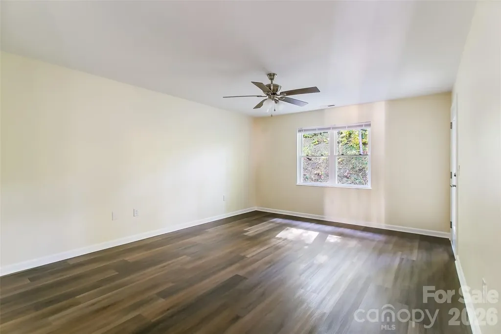 605 Carlyle Way Asheville NC 28803