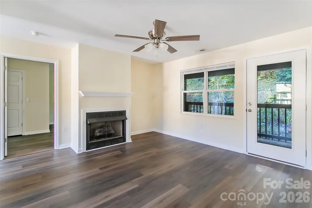 605 Carlyle Way Asheville NC 28803