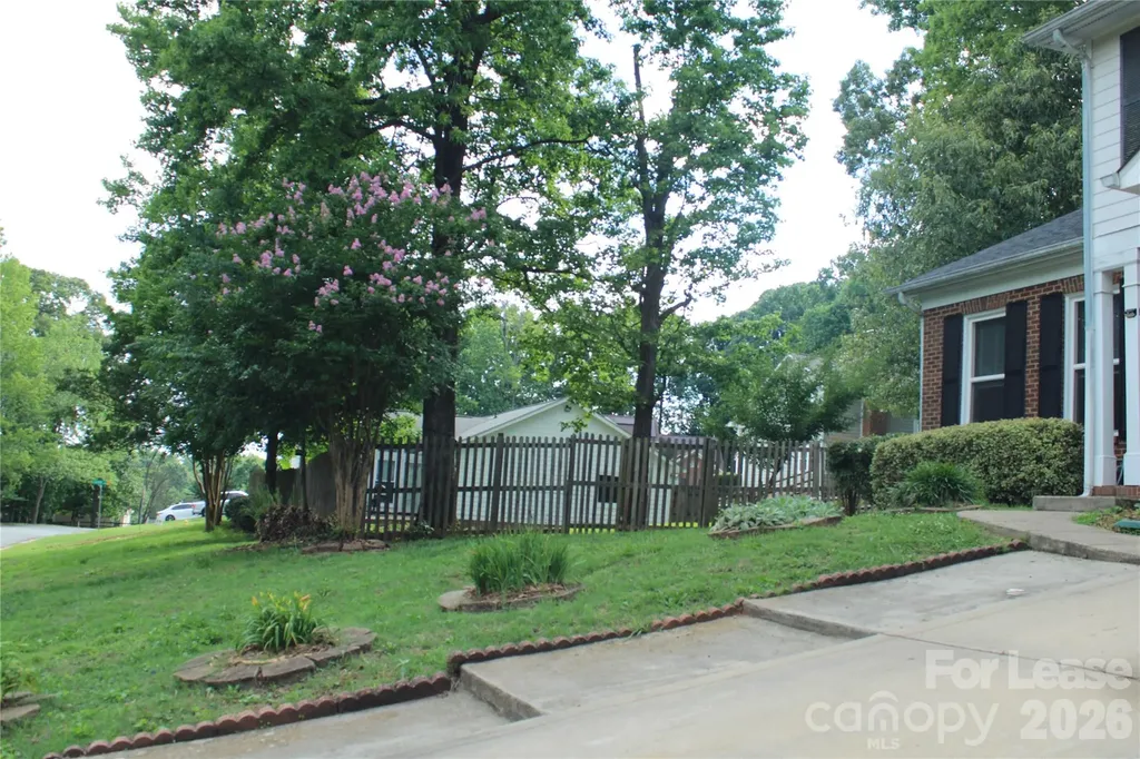 1513 Pine Mountain Road Charlotte NC 28214