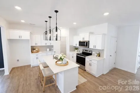 1365 Eagle Claw Drive Kannapolis NC 28083