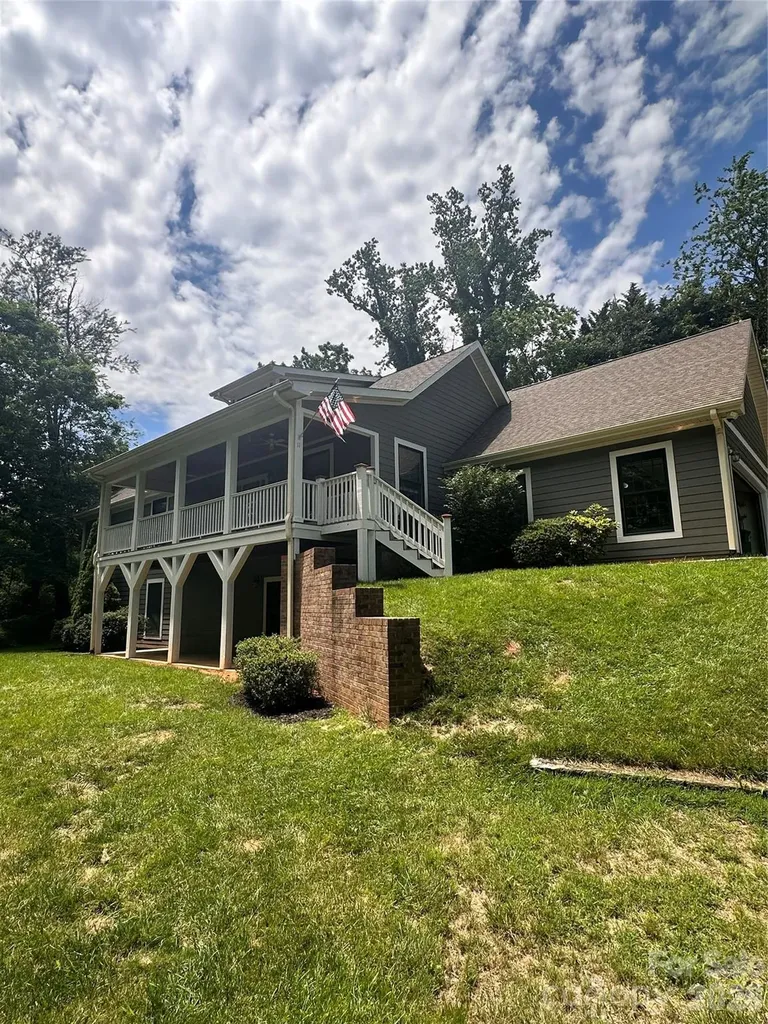 11 Jupiter Hills Drive Weaverville NC 28787
