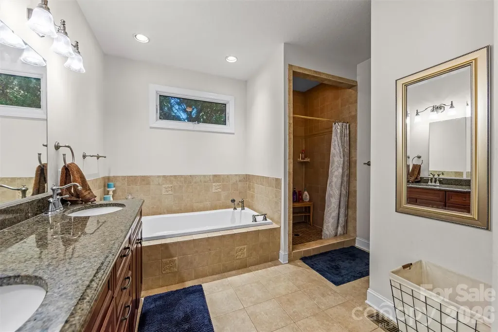 11 Jupiter Hills Drive Weaverville NC 28787