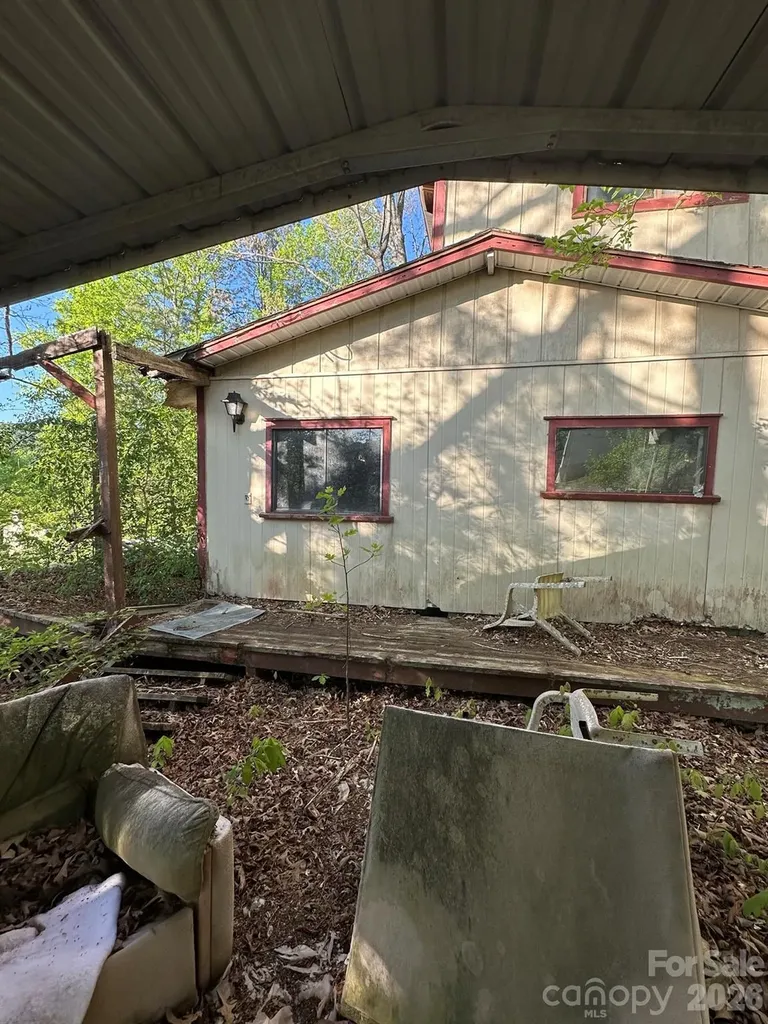 33 Timothy Way Pisgah Forest NC 28768