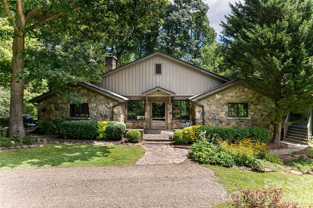 711 Shawnee Trail Asheville NC 28805