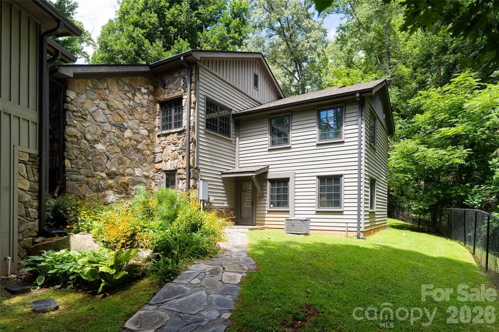 711 Shawnee Trail Asheville NC 28805