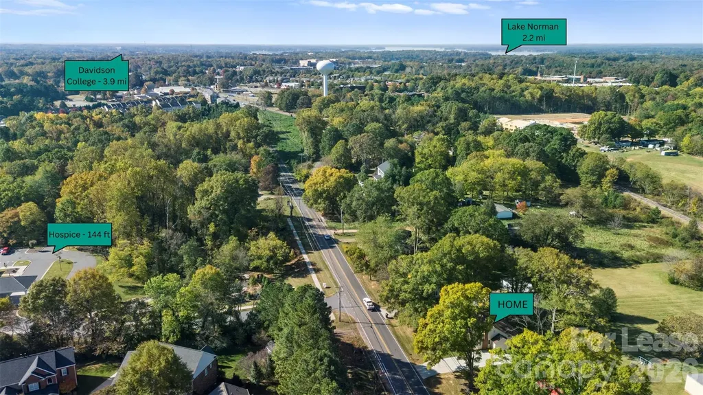 1316 Mecklenburg Highway Mooresville NC 28115