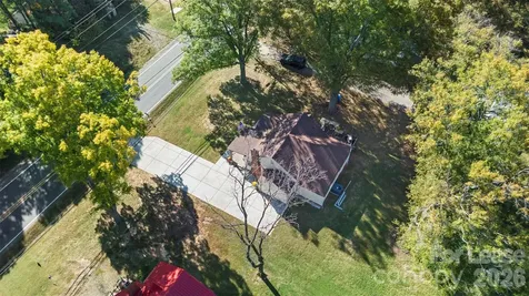 1316 Mecklenburg Highway Mooresville NC 28115