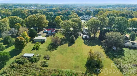 1316 Mecklenburg Highway Mooresville NC 28115