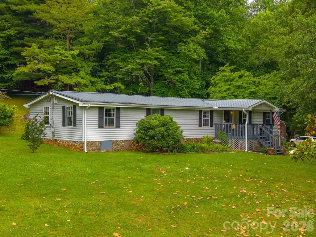 1350 N Skeenah Road Franklin NC 28734