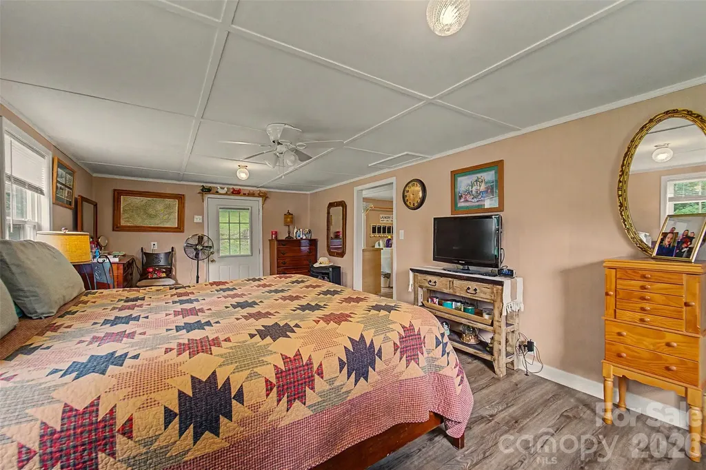 1350 N Skeenah Road Franklin NC 28734