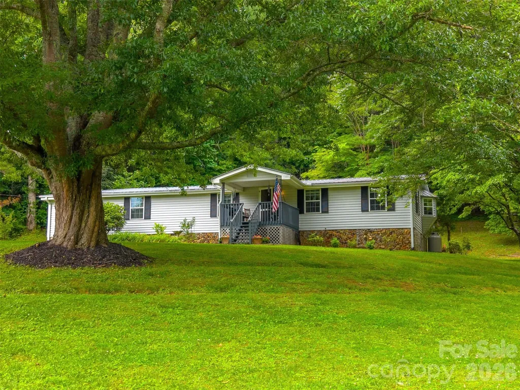 1350 N Skeenah Road Franklin NC 28734