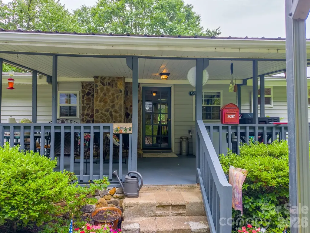 1350 N Skeenah Road Franklin NC 28734
