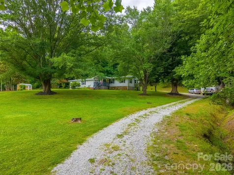 1350 N Skeenah Road Franklin NC 28734
