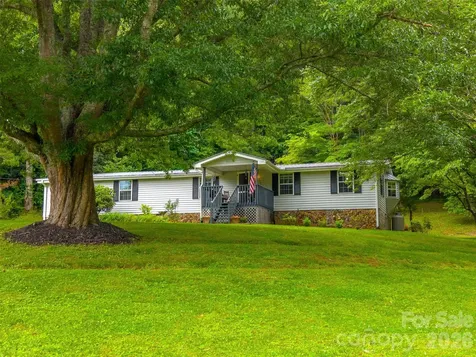 1350 N Skeenah Road Franklin NC 28734