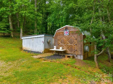 1350 N Skeenah Road Franklin NC 28734
