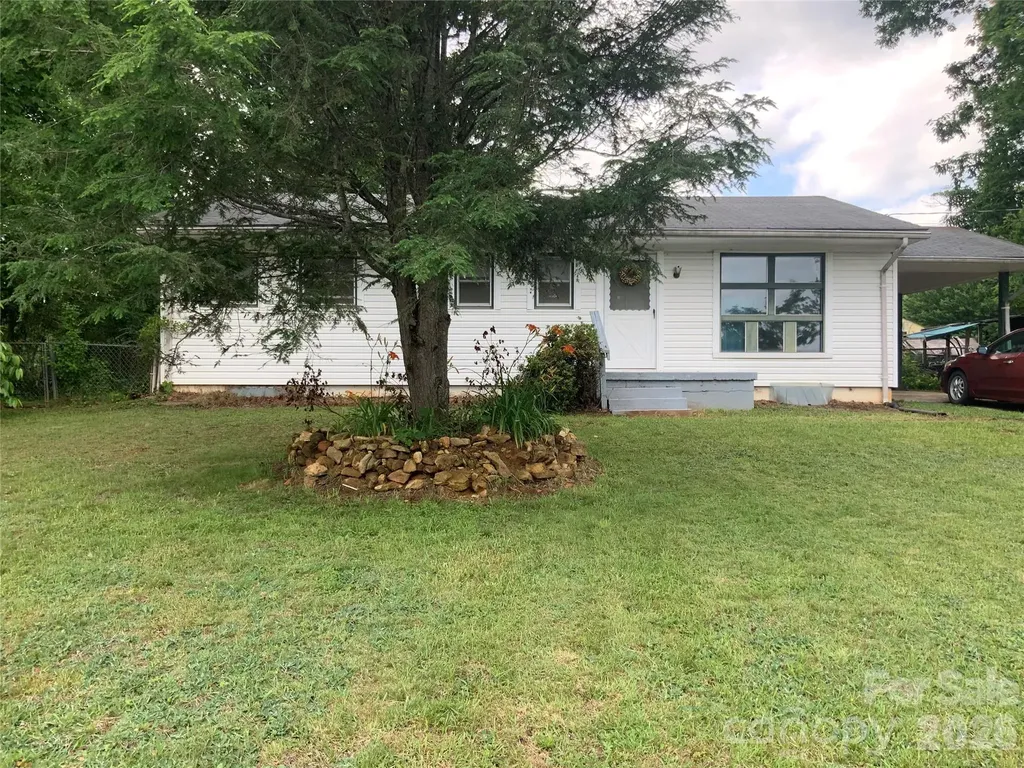 37 Hartshorn Drive Candler NC 28715
