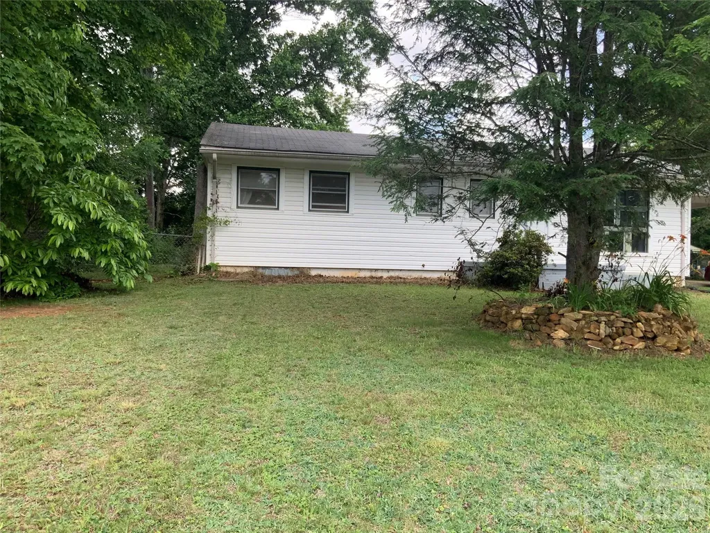 37 Hartshorn Drive Candler NC 28715