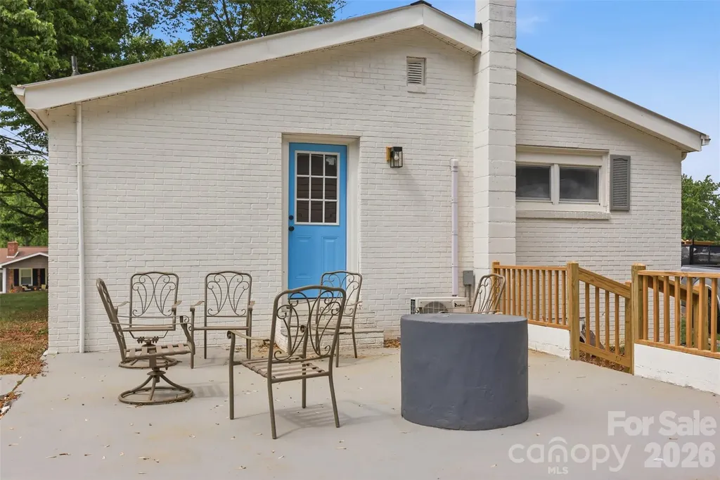 391 & 395 Poplar Springs Road Elkin NC 28621