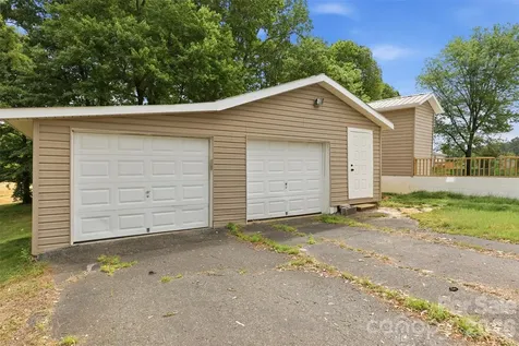391 & 395 Poplar Springs Road Elkin NC 28621