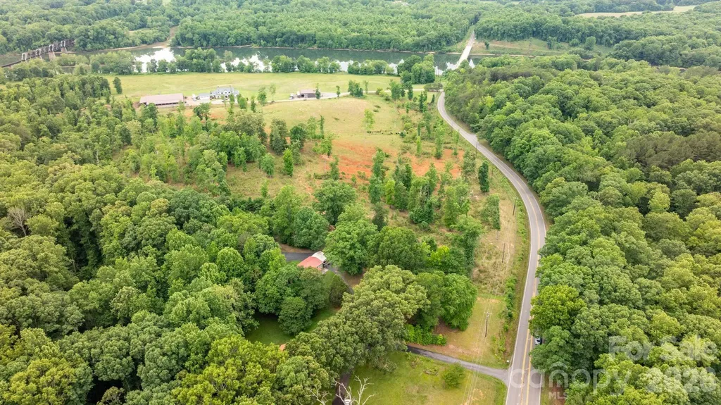 4453 Hickory Highway Statesville NC 28677