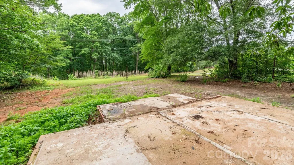 4453 Hickory Highway Statesville NC 28677