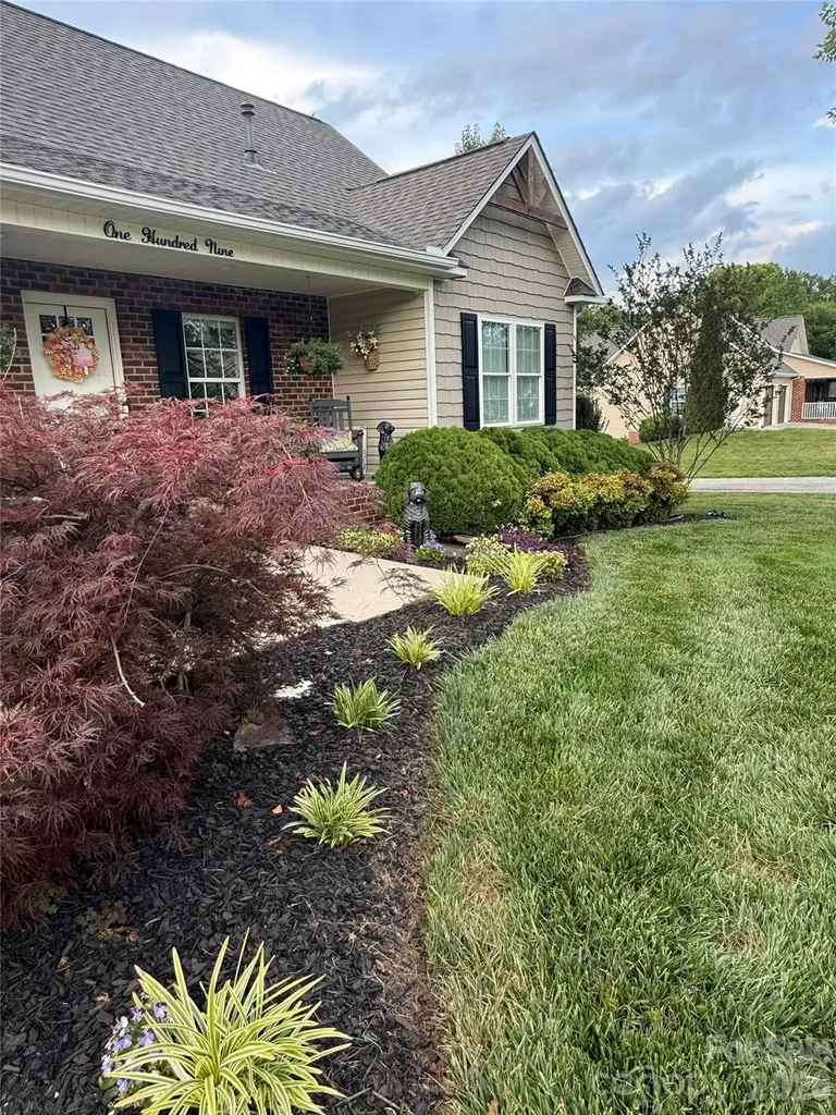 109 White Hall Lane Hudson NC 28638