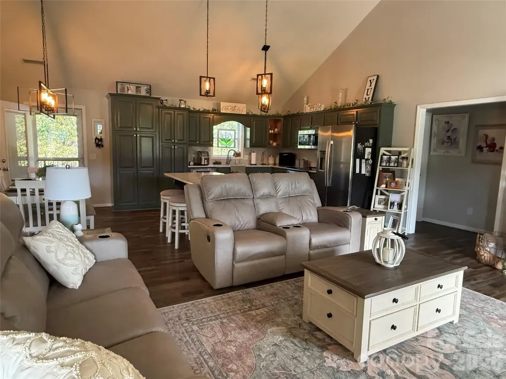 109 White Hall Lane Hudson NC 28638