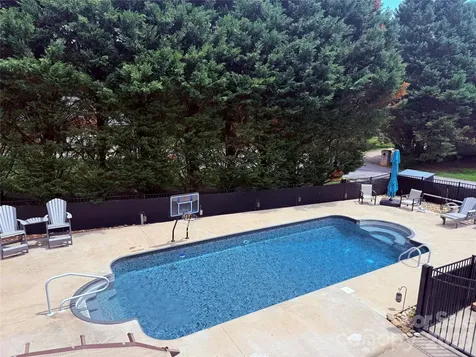 109 White Hall Lane Hudson NC 28638