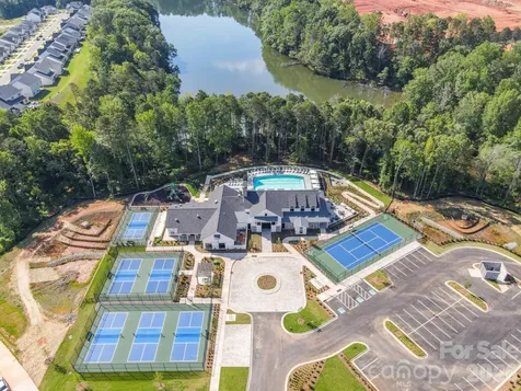 6018 Valehaven Place Charlotte NC 28269