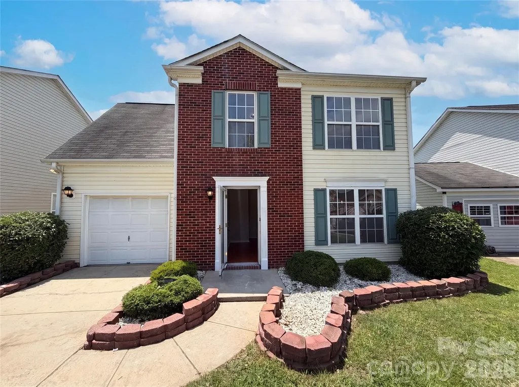 6121 Linda Vista Lane Charlotte NC 28216