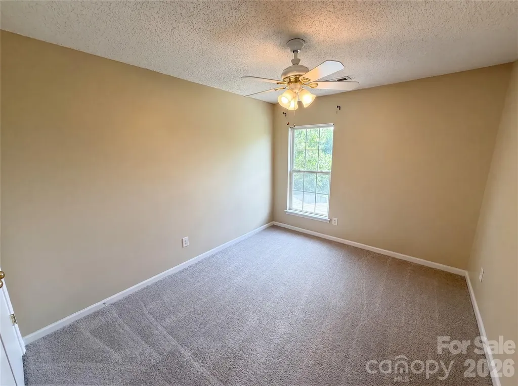 6121 Linda Vista Lane Charlotte NC 28216
