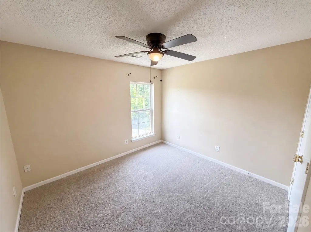 6121 Linda Vista Lane Charlotte NC 28216