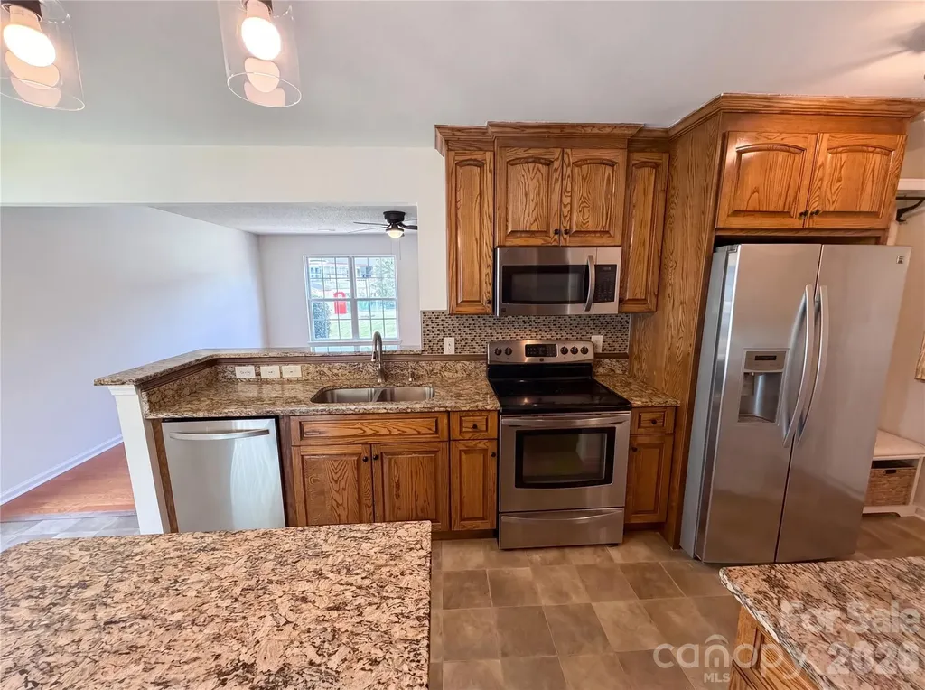 6121 Linda Vista Lane Charlotte NC 28216