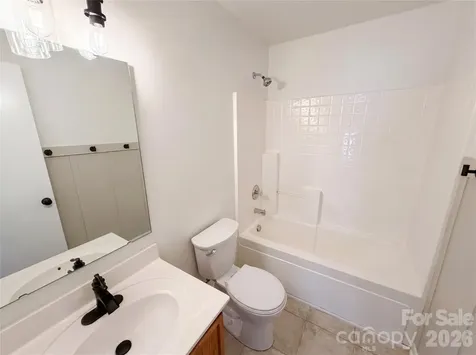 6121 Linda Vista Lane Charlotte NC 28216