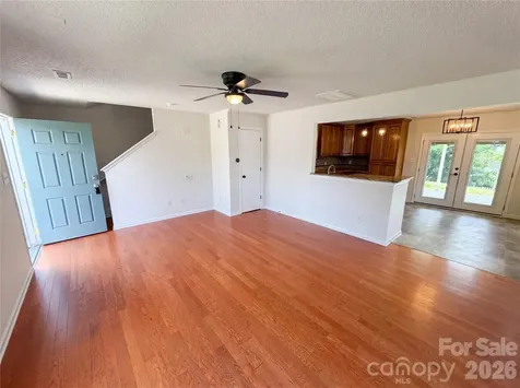 6121 Linda Vista Lane Charlotte NC 28216