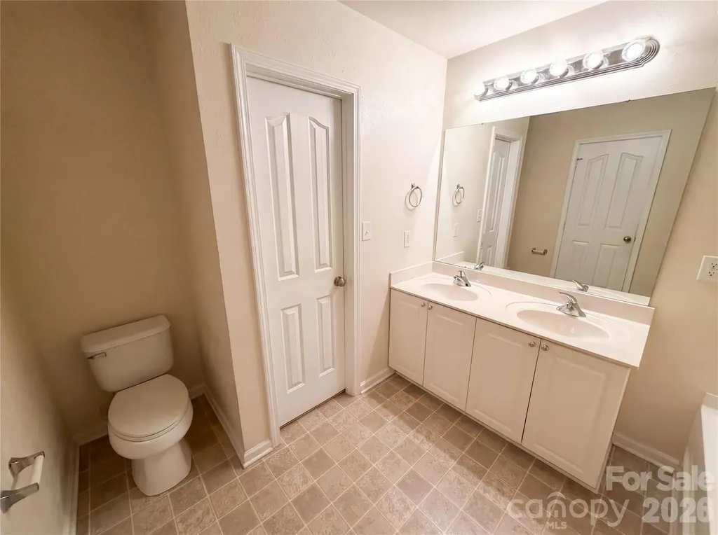 1131 Jordans Pond Lane Charlotte NC 28214
