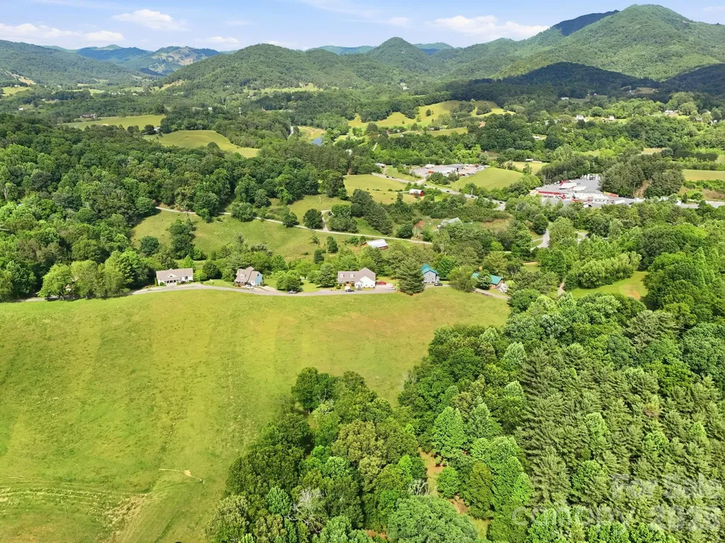 409 Tall Timbers Lane Waynesville NC 28785